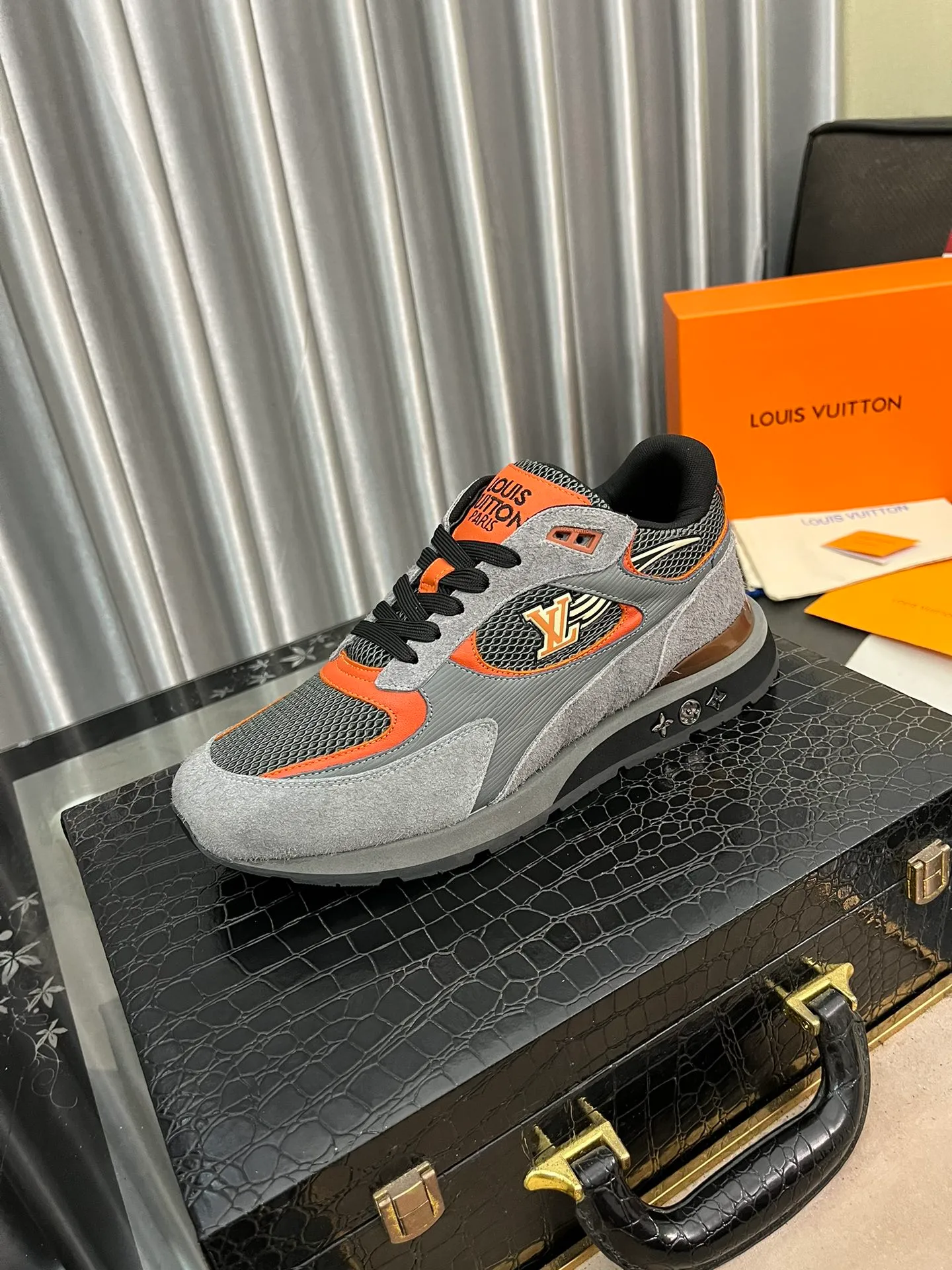 Men's Men's Shoes 💰660⌚️⌚️【LOUIS VUITTON) New 🍀LV Louis Vuitton*——LV classic dad shoes trendy shoes! Made of imported original soft calf leather, imported fly woven lining. Original wear-resistant rubber outsole! High quality products! Code number: 38-44
